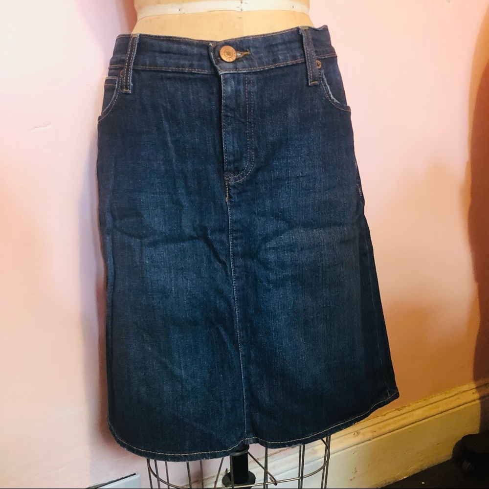 Old Navy stretch denim skirt